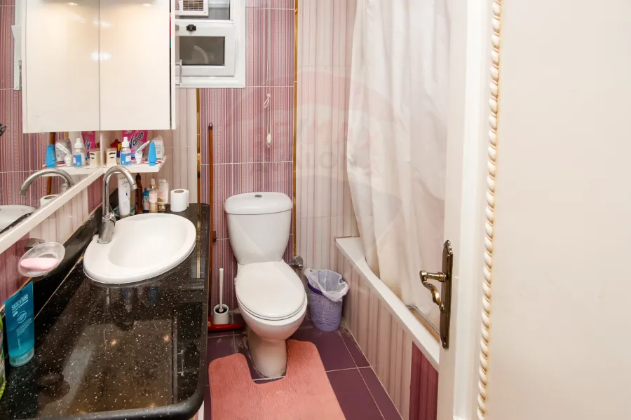 شقة للبيع 170 م كامب شيزار (خطوات من كوبري الجامعه)