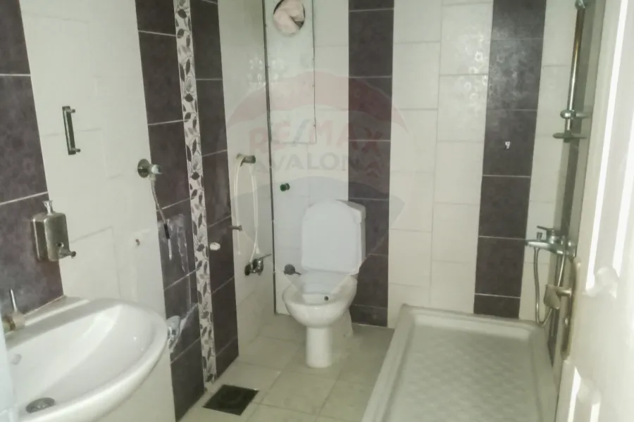 شقة للايجار 250 م سموحة (أبراج الشرطة - بجوار جامعة فاروس)