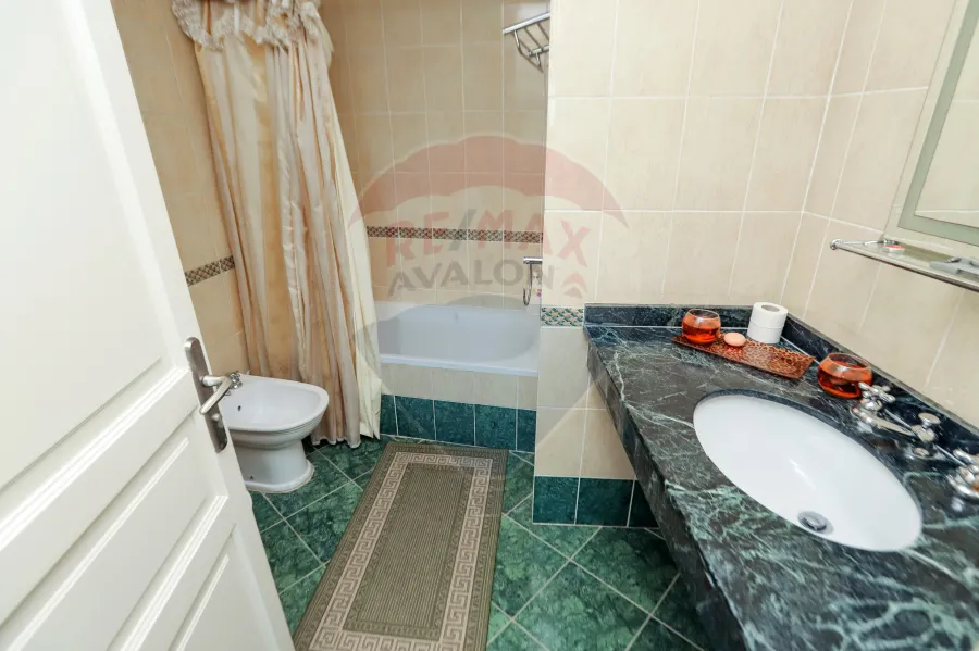 Apartment For Sale 136 m San Stefano (four season)