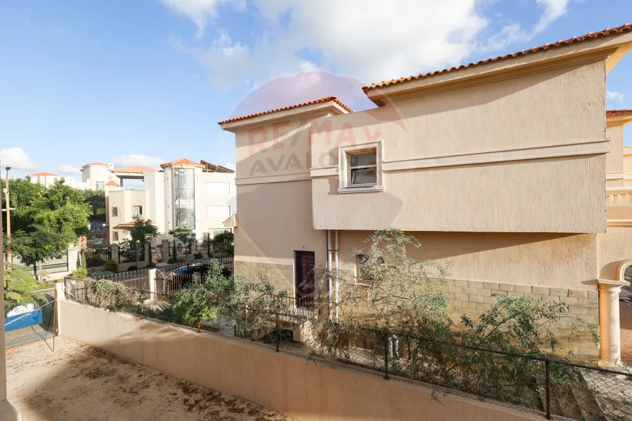 Stand alone villa for sale 840 m King Mariot (Alex West - Antoniades - model V3)