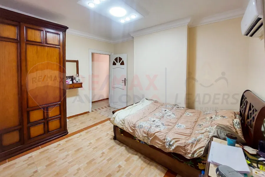 Furnished apartment for rent 100 m Raml Station (steps from Sultan Hussein)