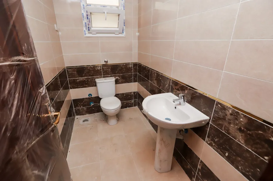 شقة للايجار 235م سموحة (متفرع من إسماعيل سري) - أول سكن