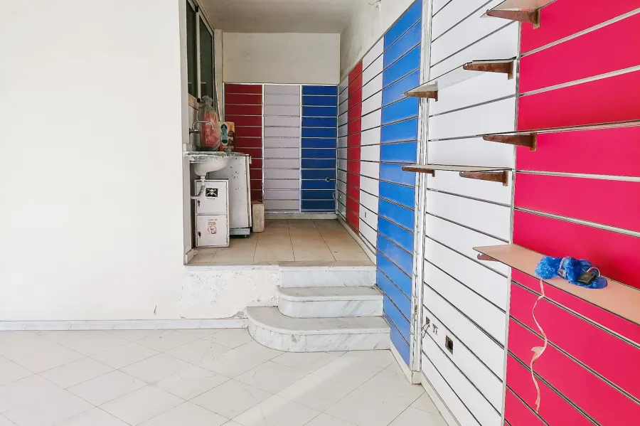 صيدلية للايجار 28 م المنشية ( بجوار القنصلية السويدية )