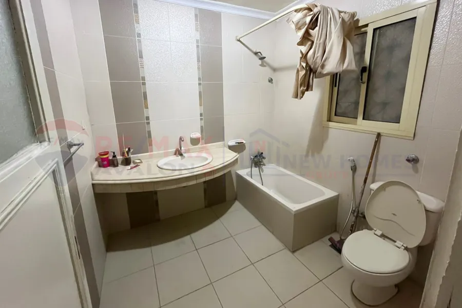 شقة للبيع 145 م جليم (ش أبو قير)