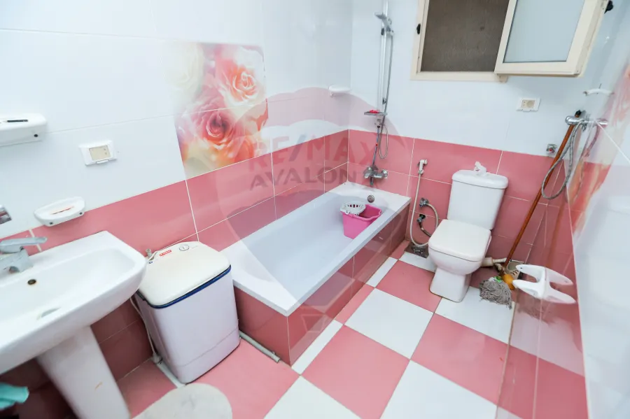 Apartment For Rent 560 m El-Mandra (King Hefny st.)