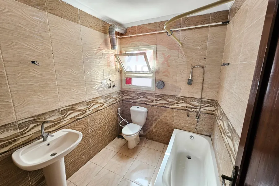 شقة للبيع 200 م سبورتنج (متفرع من ش أبو قير)