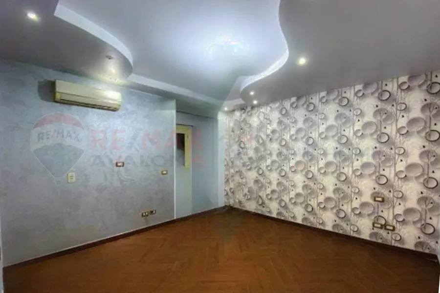 شقة للبيع 235 م جليم ( ش ابو قير - عمارة براند )