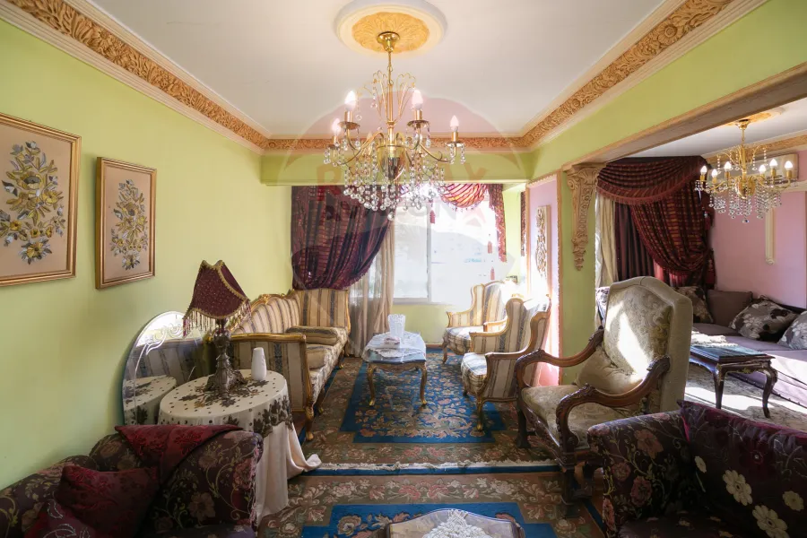 شقه للايجار 160 م سموحة (ش إسماعيل سري)