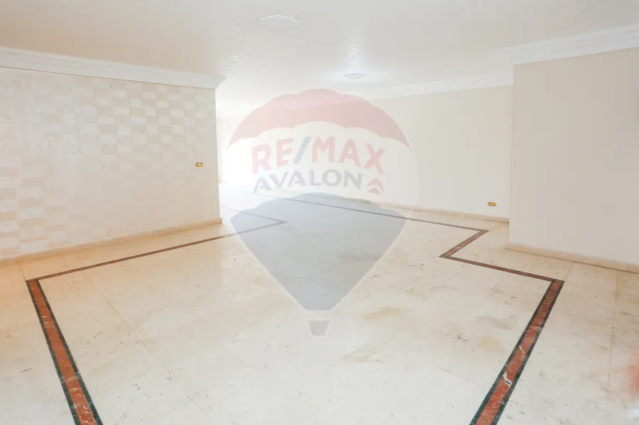 شقه للبيع 200 م  رشدى ( خطوات من شارع سوريا )