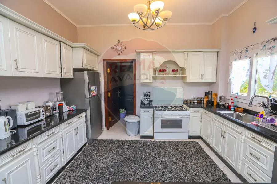 فيلا مسجلة للبيع 900 م كينج مريوط (امام استاد برج العرب)