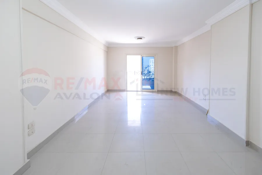 Apartment for sale 200 m Ibrahimiya (steps from Sporting Club)