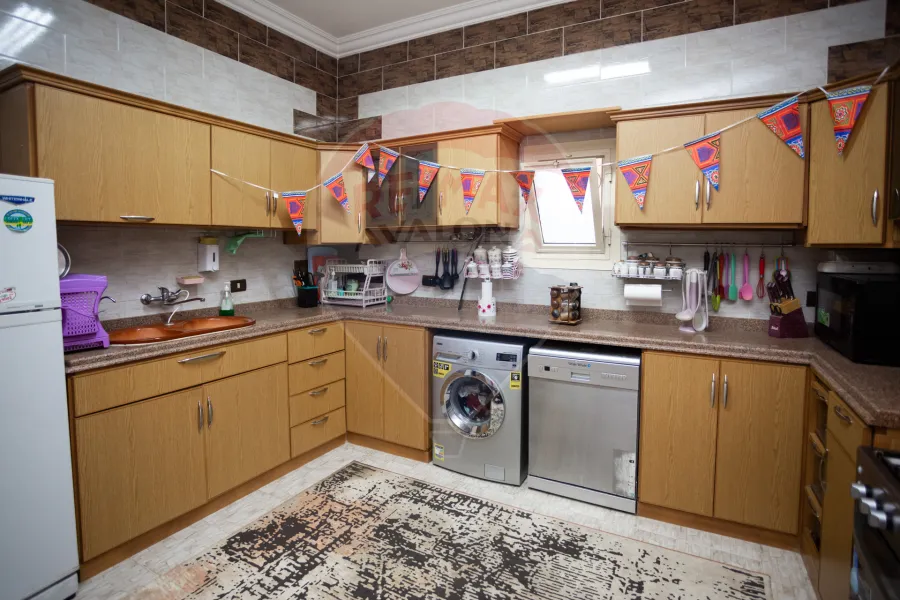 Villa for sale 470 m King mariout (behind Hilton King's Ranch Hotel)