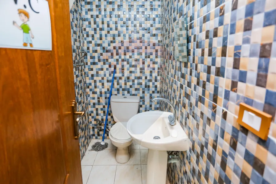 ميزان ادارى للايجار 225 م كامب شيزار ( ش كليه الهندسه )