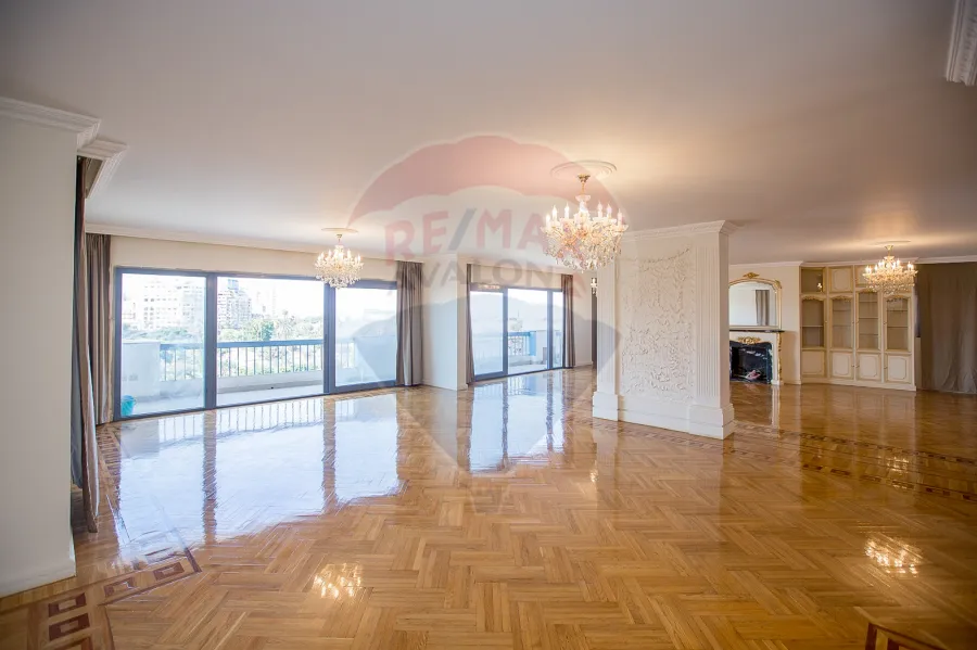 شقة للبيع 325 م وابور المياه ( فيو مفتوح علي النادي الاوليمبي وحدائق الشلالات )