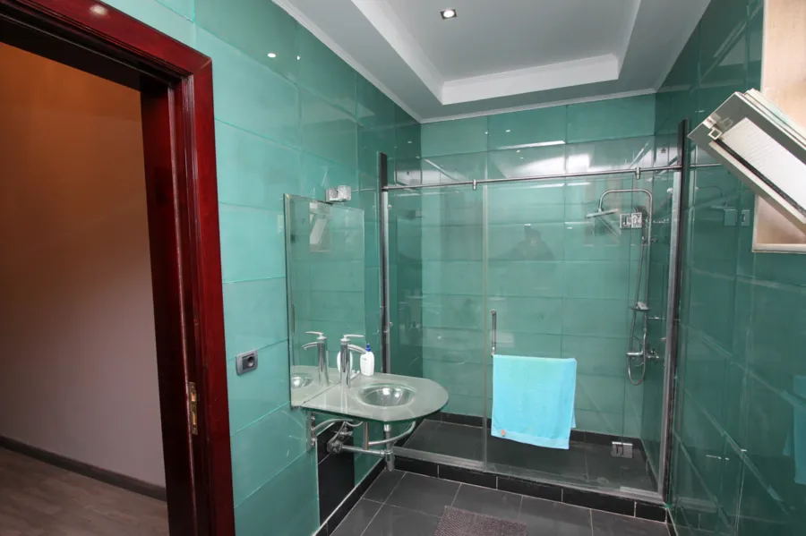 فيلا مسجلة للبيع 2800م كينج مريوط  (كمبوند  LakeSide)