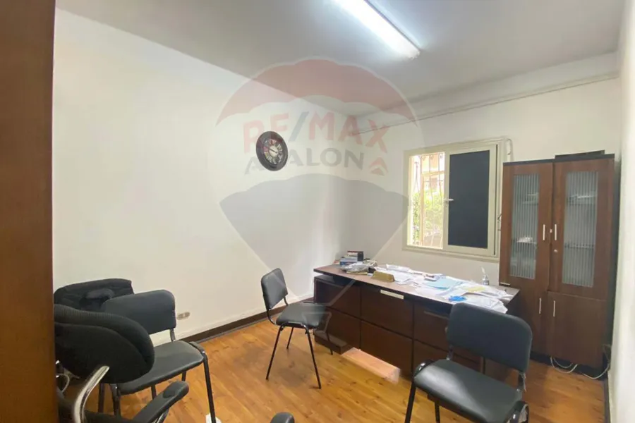 Apartment For Rent 125 m Cleopatra (on the tram directly - suitable for residential or administrative)