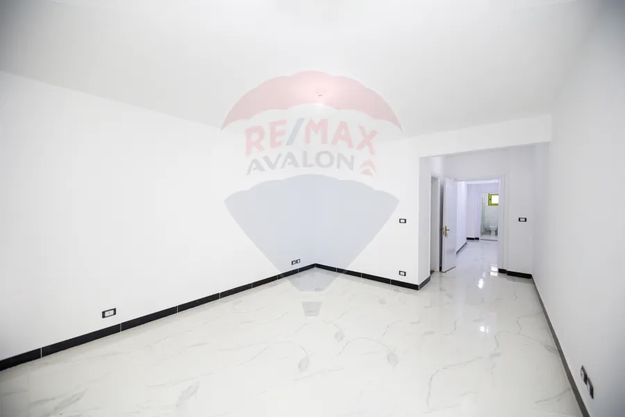 شاليه أرضي + حديقة للبيع الساحل (بالم بيتش)