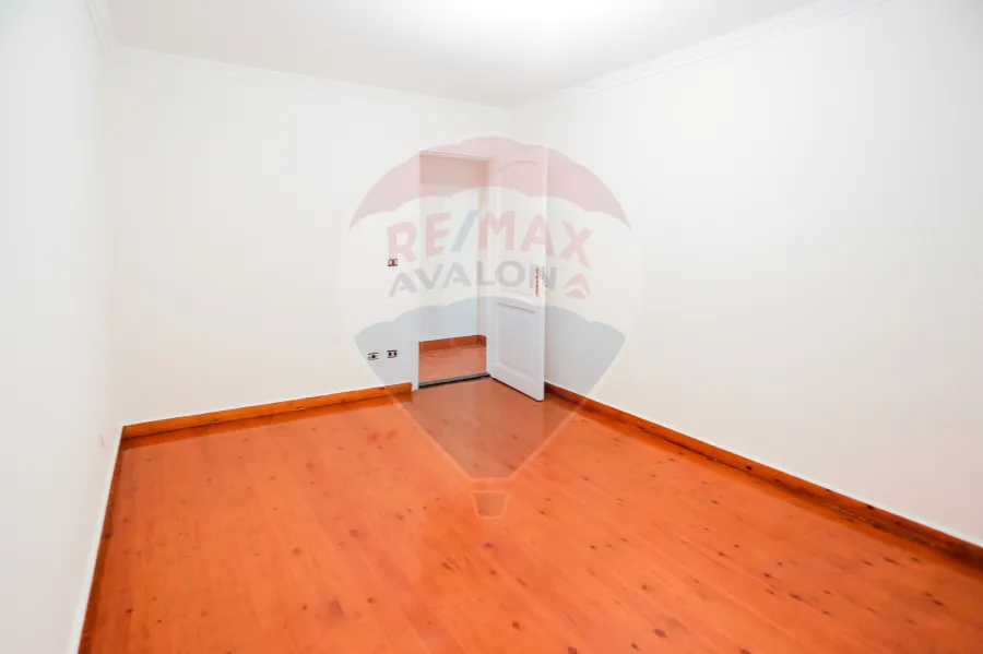 مقر اداري للايجار 255 م سموحه ( شارع كمال الدين صلاح )