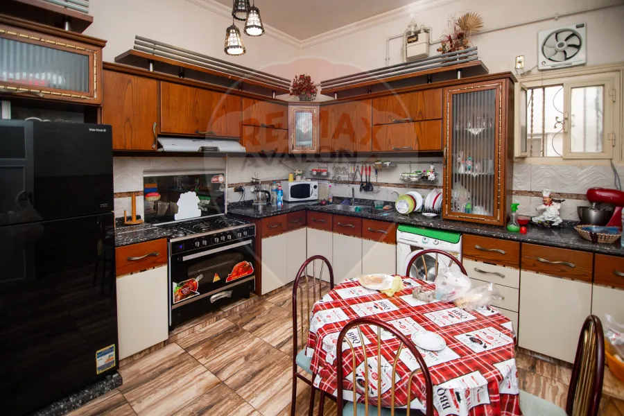 شقه + بنتهاوس للبيع 640 م سموحة (ش بهاء الدين الغتوري)