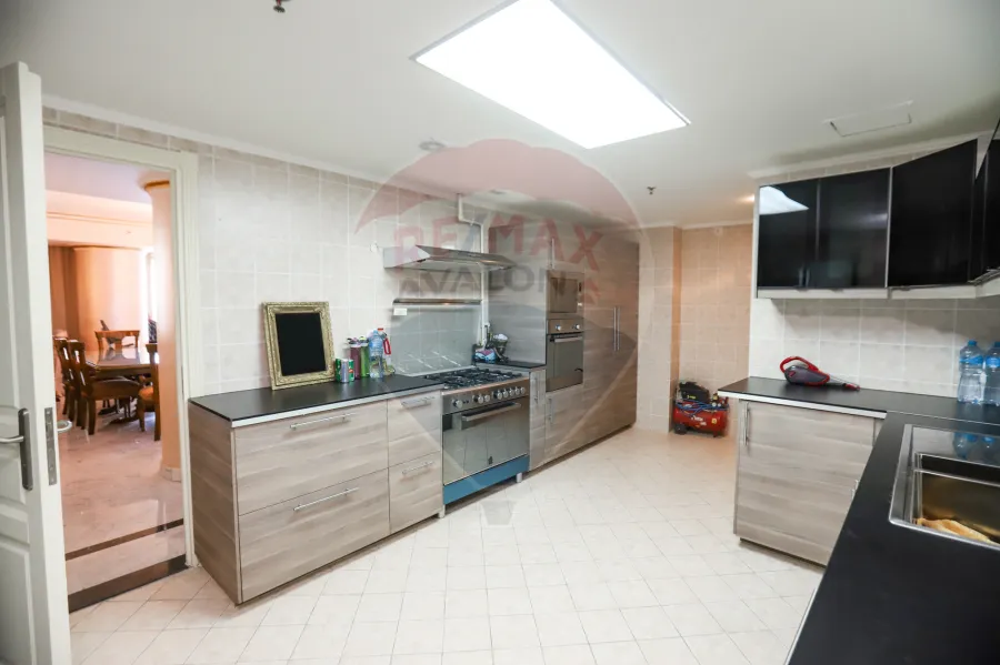 شقة للإيجار 650 م سان ستيفانو (الفورسيزون - علي البحر مباشرة)