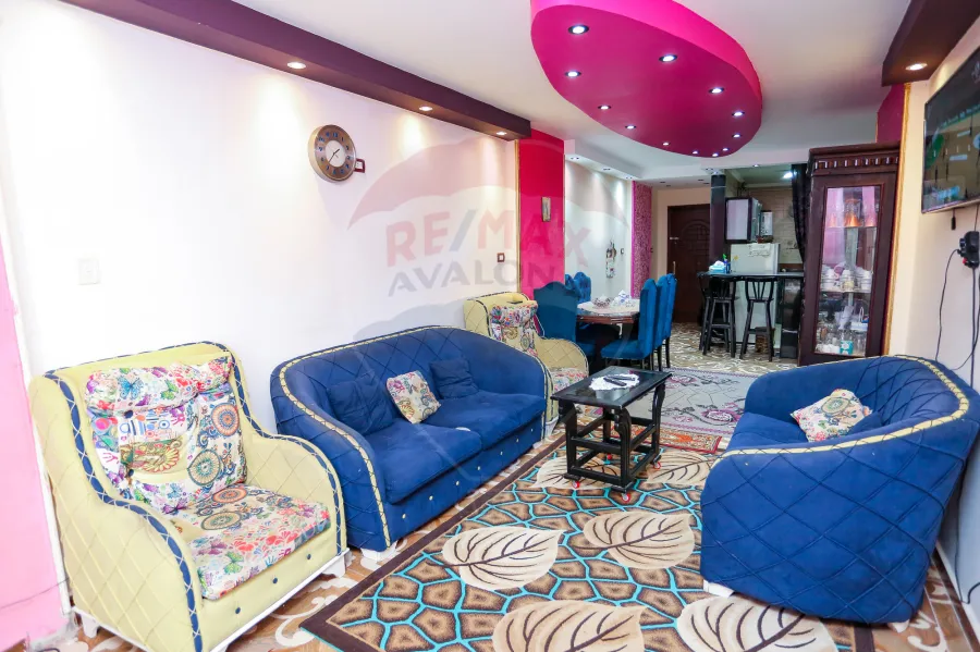 شقة للبيع 117 م زيزينيا (ش رياض)