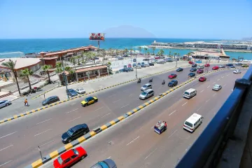 شقة للبيع 300 م جليم (على البحر مباشرة)