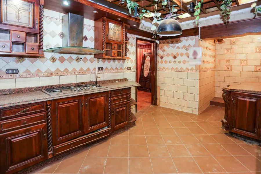 شقة للبيع 285 م لوران (ش عبد السلام عارف)