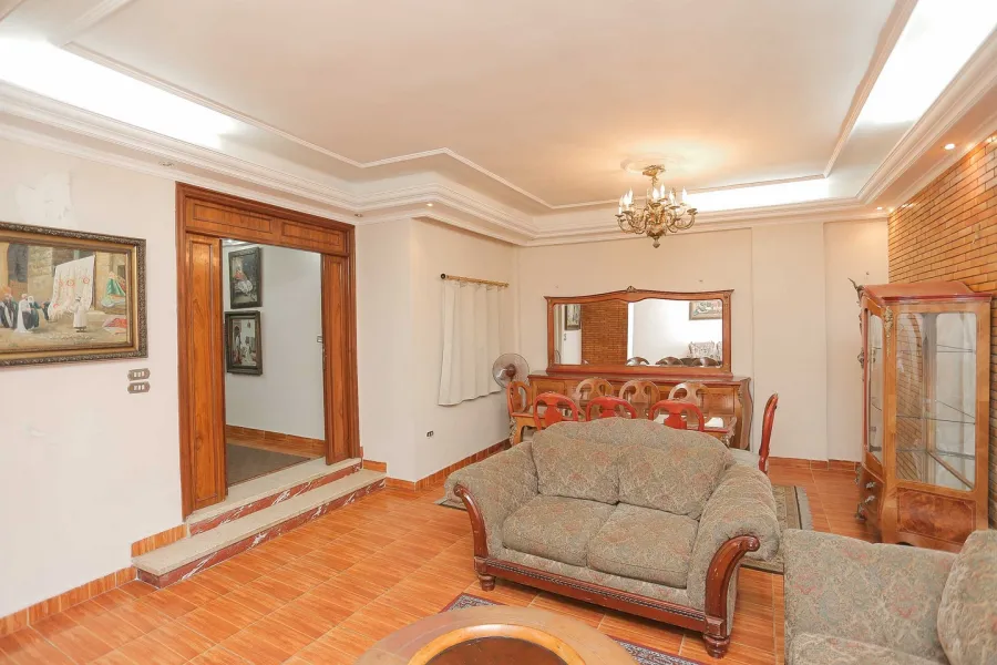 شقة للبيع 261م رشدي - على الترام مباشرة