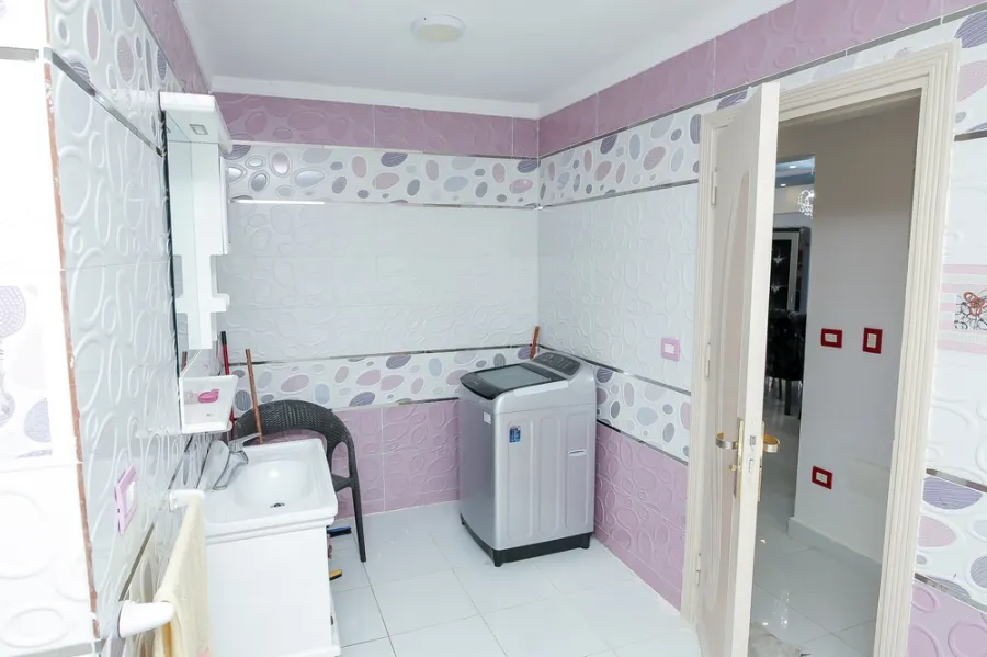 Apartment For Sale 220m El-Montaza (Malk Hafney St. - Infront Of Elmontaza Gardens)