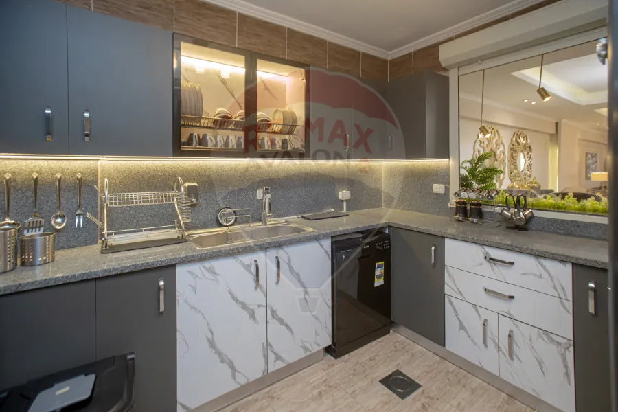 شقة للبيع 190 م لوران (ش عبدالمنعم الدليل)