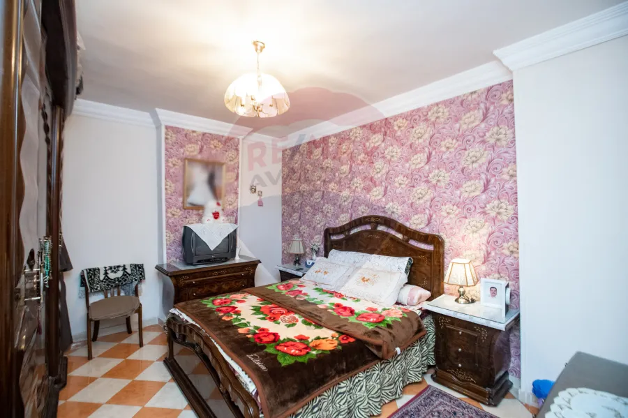 Apartment for sale 150 m Camp Ceasar (Steps from the sea)