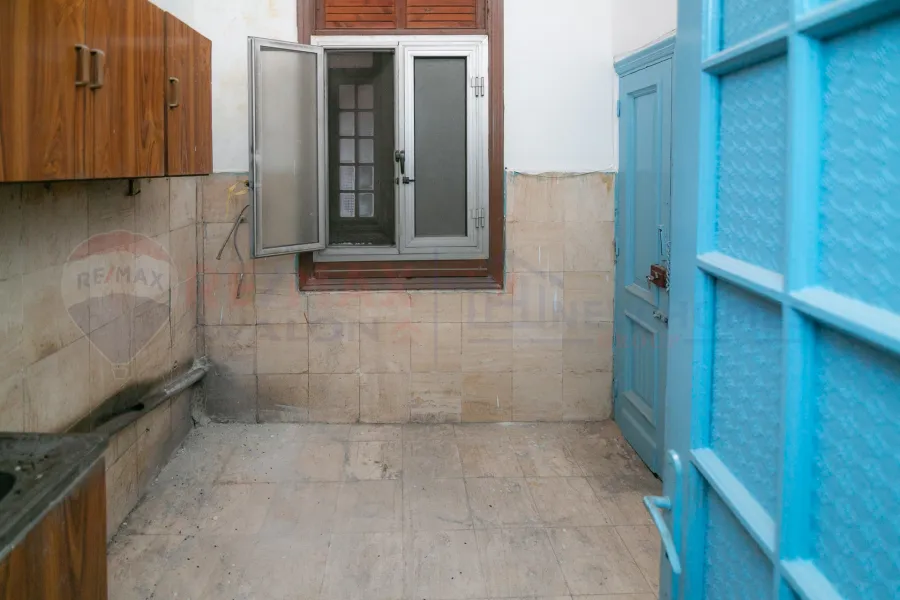 Mizzan ground level for sale 150 m Sporting (directly on the sea)