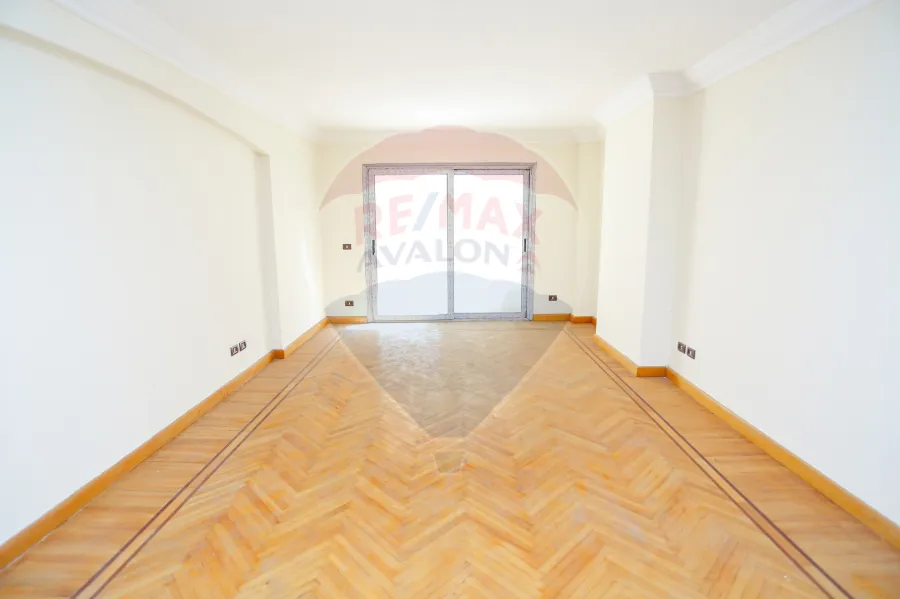 شقة للبيع 245 م رشدي ( ش عبد الحميد العبادي )