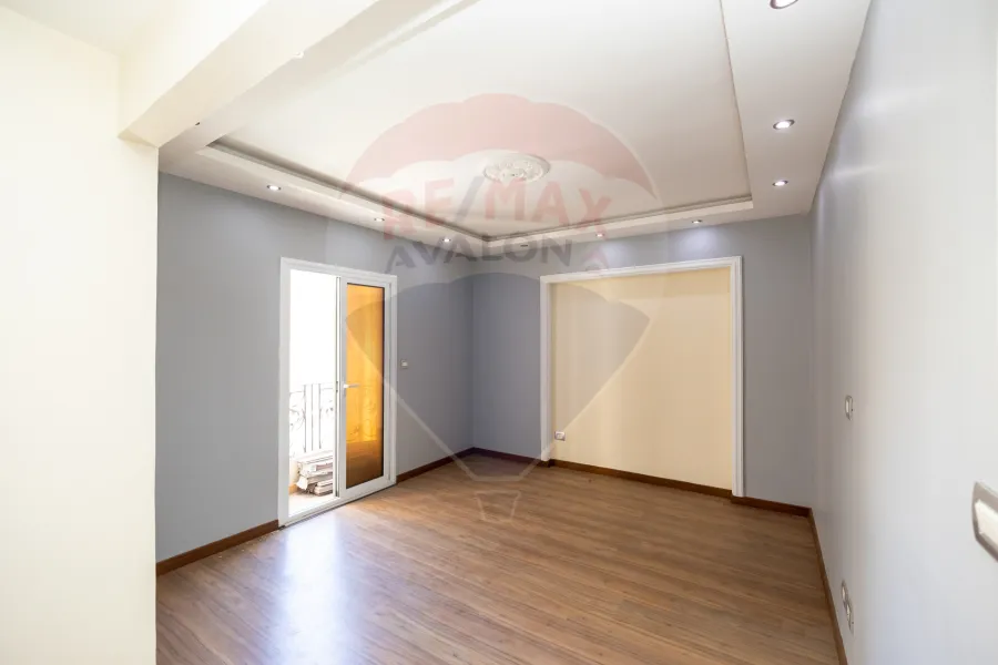 شقة للبيع 130 م كفر عبده (شارع إبراهيم راجي)