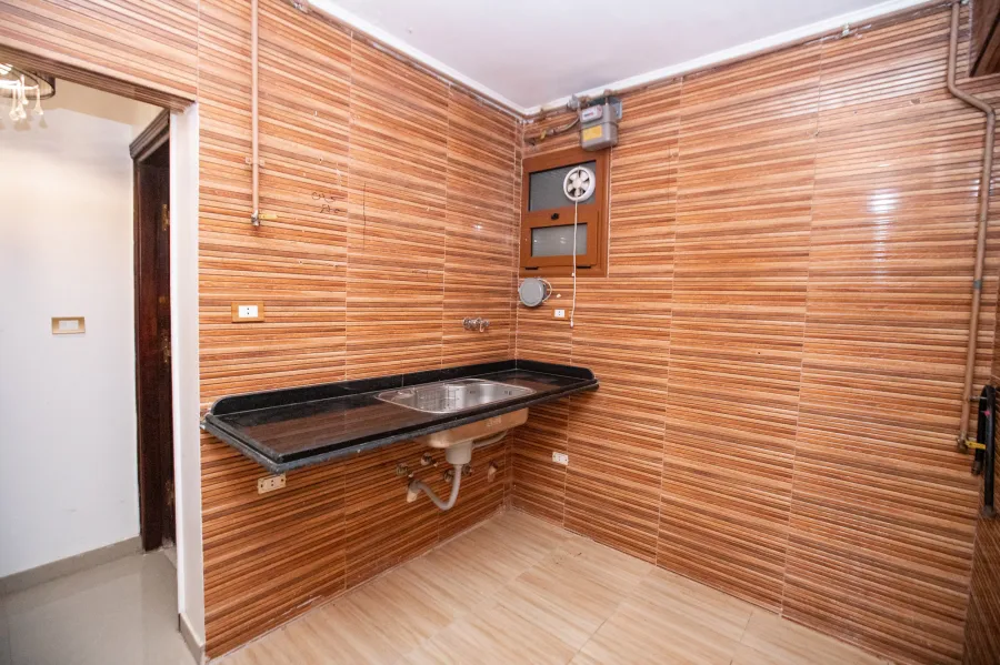 شقه للبيع 130م لوران (خطوات من شارع الأقبال و البنك الأهلي)