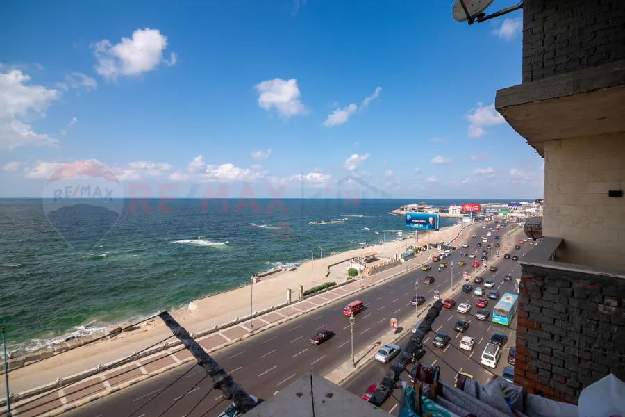 شقة للبيع 125 م كليوباترا (على البحر مباشرة)-1