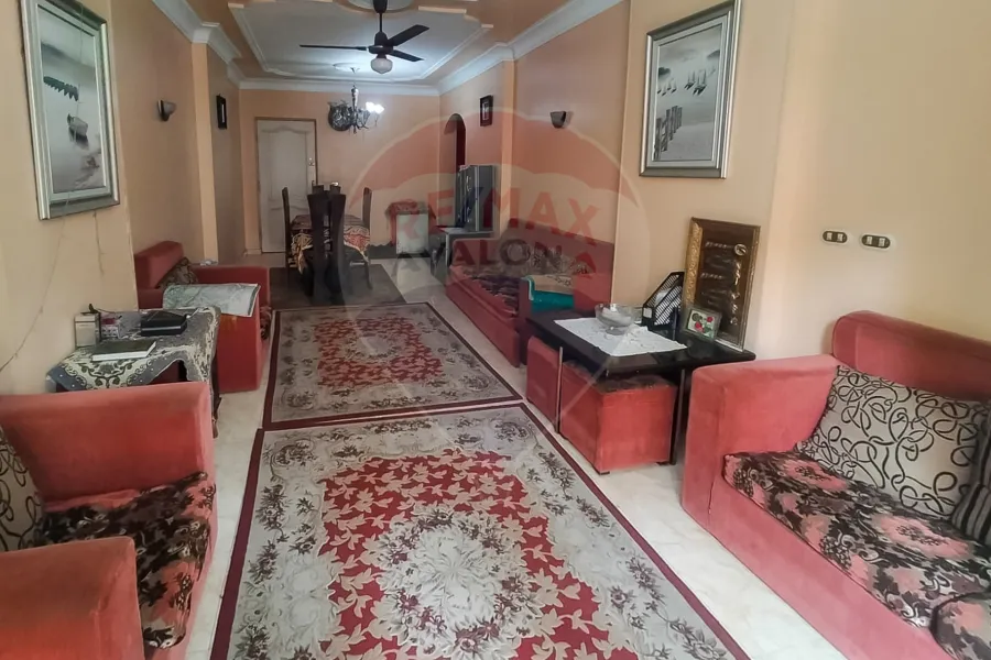 شقة للإيجار 130 م ميامي (جمال عبد الناصر مباشره)