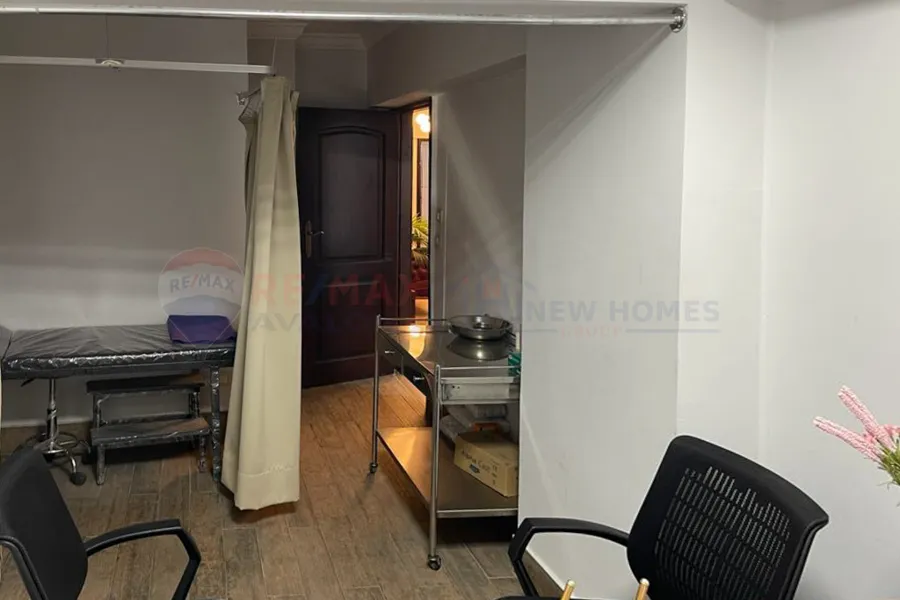 مقر إدارى للبيع 90 م المنشية (خطوات من ميدان المنشية)