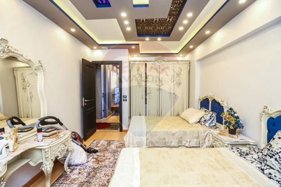 شقة للبيع 240 م كفر عبده (ش الأسماعيلية)