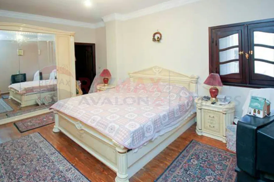 شقة دوبلكس للبيع 345 م كفر عبده (ش سانت جينى)