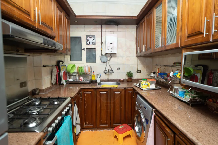 شقة للبيع 210 م سموحة (ش توت غنخ آمون)