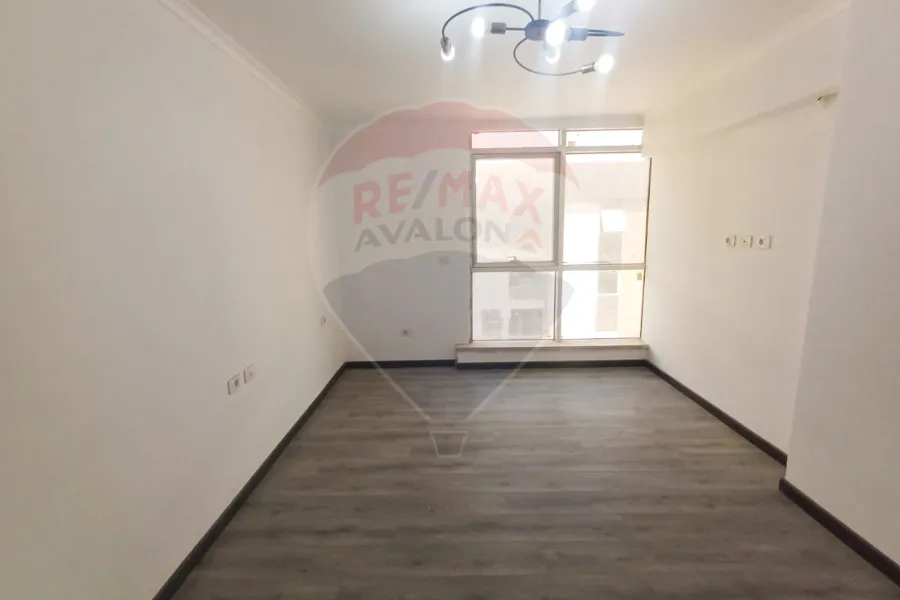 شقة للإيجار 173 م سموحة (جراند فيو)