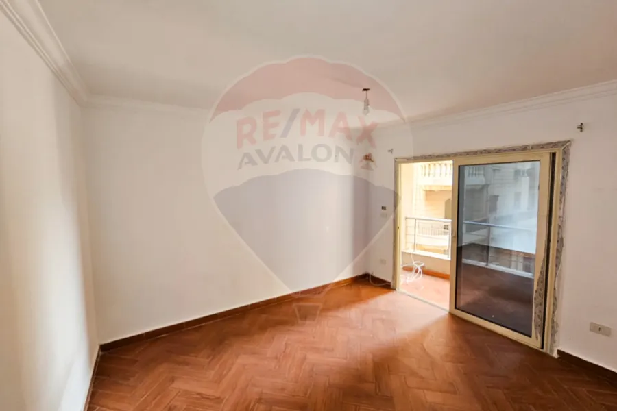 شقة للبيع 200 م سبورتنج (متفرع من ش أبو قير)