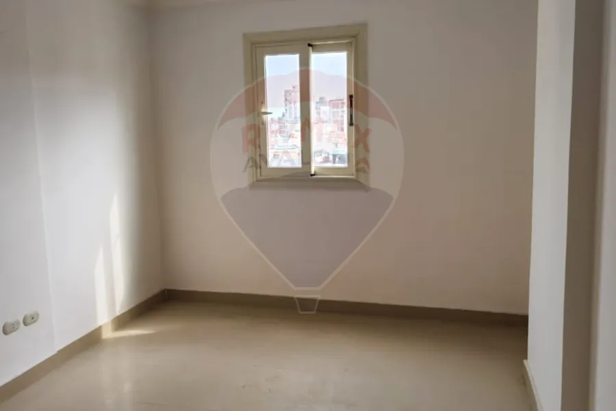 شقة للبيع 200 م جناكليس (خطوات من ش أبوقير)