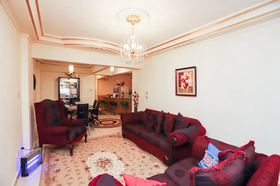 شقة للبيع 126م سموحة ( متفرع من شارع النصر )