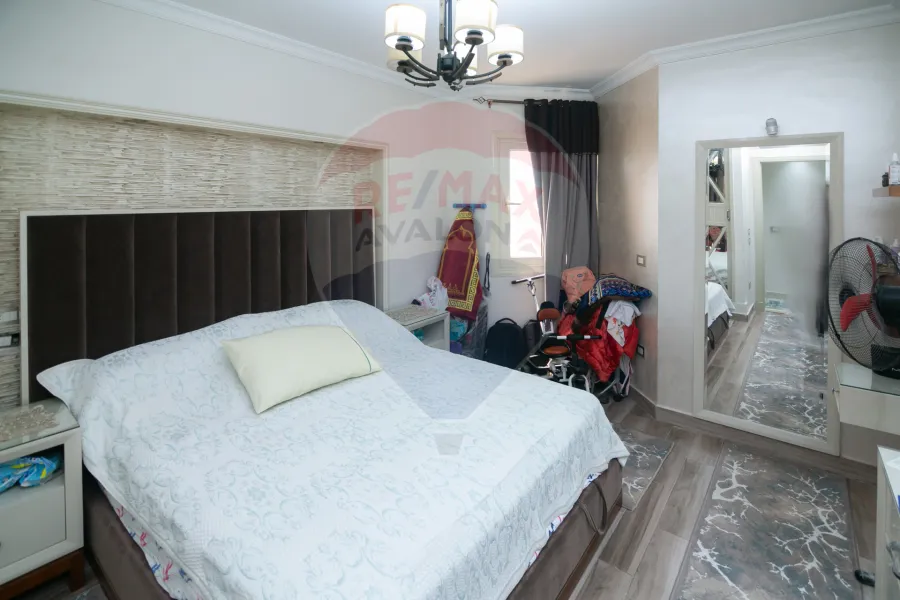 شقة للبيع 100 م  السيوف (ش جميله بو حريد)