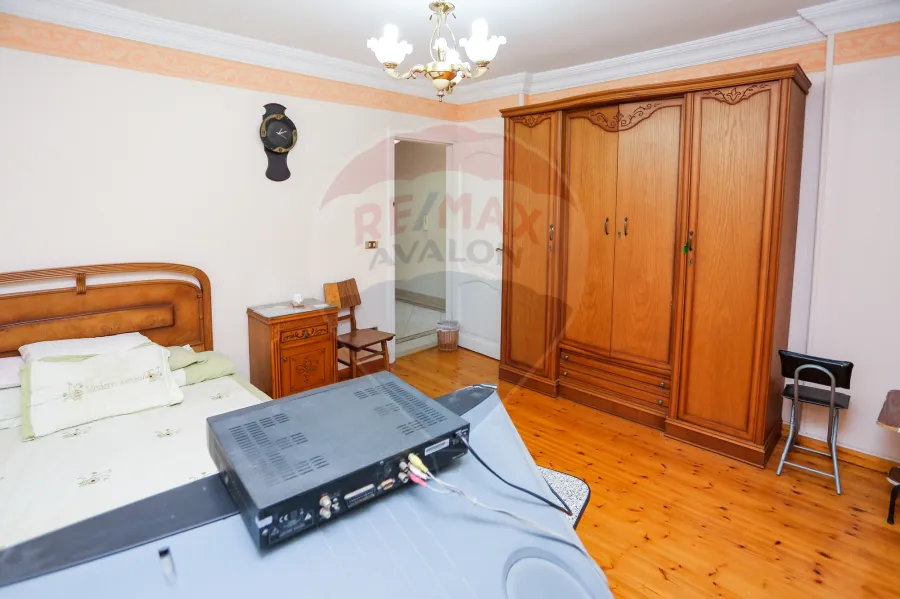 شقة للبيع 322 م ستانلي (علي البحر مباشرة )