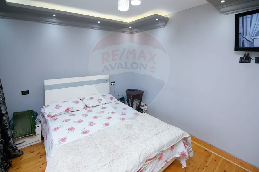 Duplex Apartment For Sale 250 m sidi beshr ( steps from mohamed nageb st)