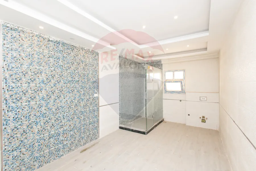 Penthouse for sale 825 m Al-Mandara (Cecelia compound)