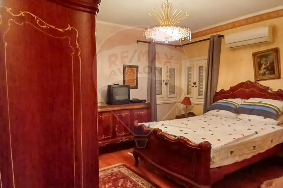 شقة للبيع 180 م رشدي (بالقرب من خير زمان)